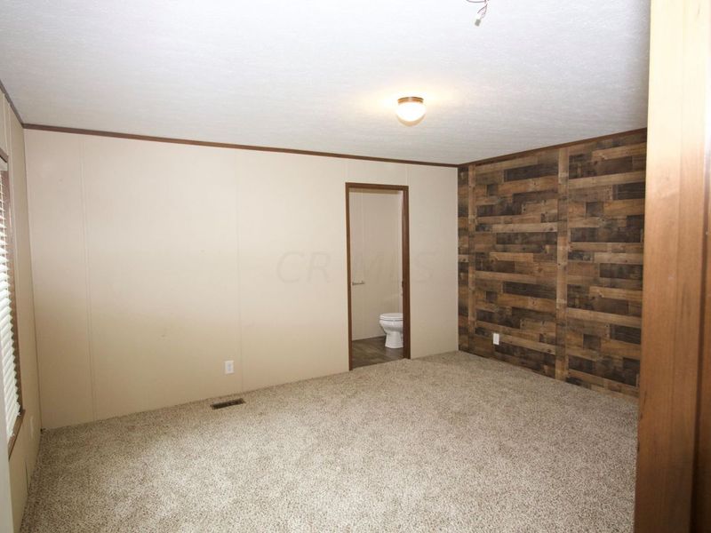 248 Thorn Locust Lane , London, OH 43140 Photo 8