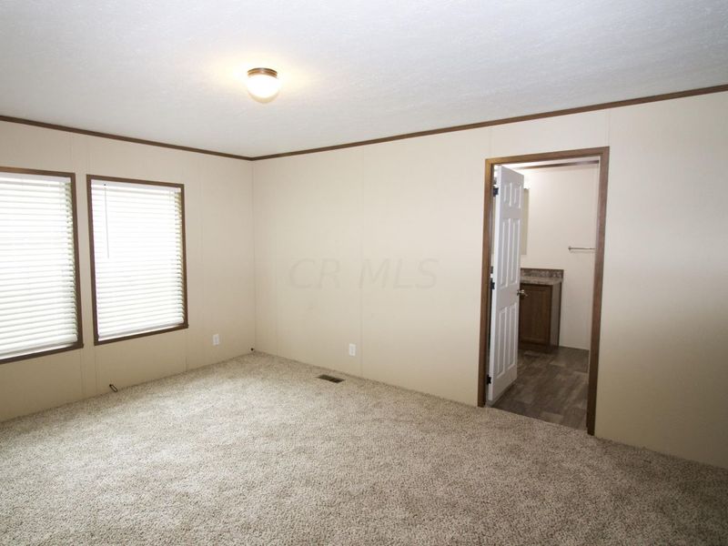 248 Thorn Locust Lane , London, OH 43140 Photo 9