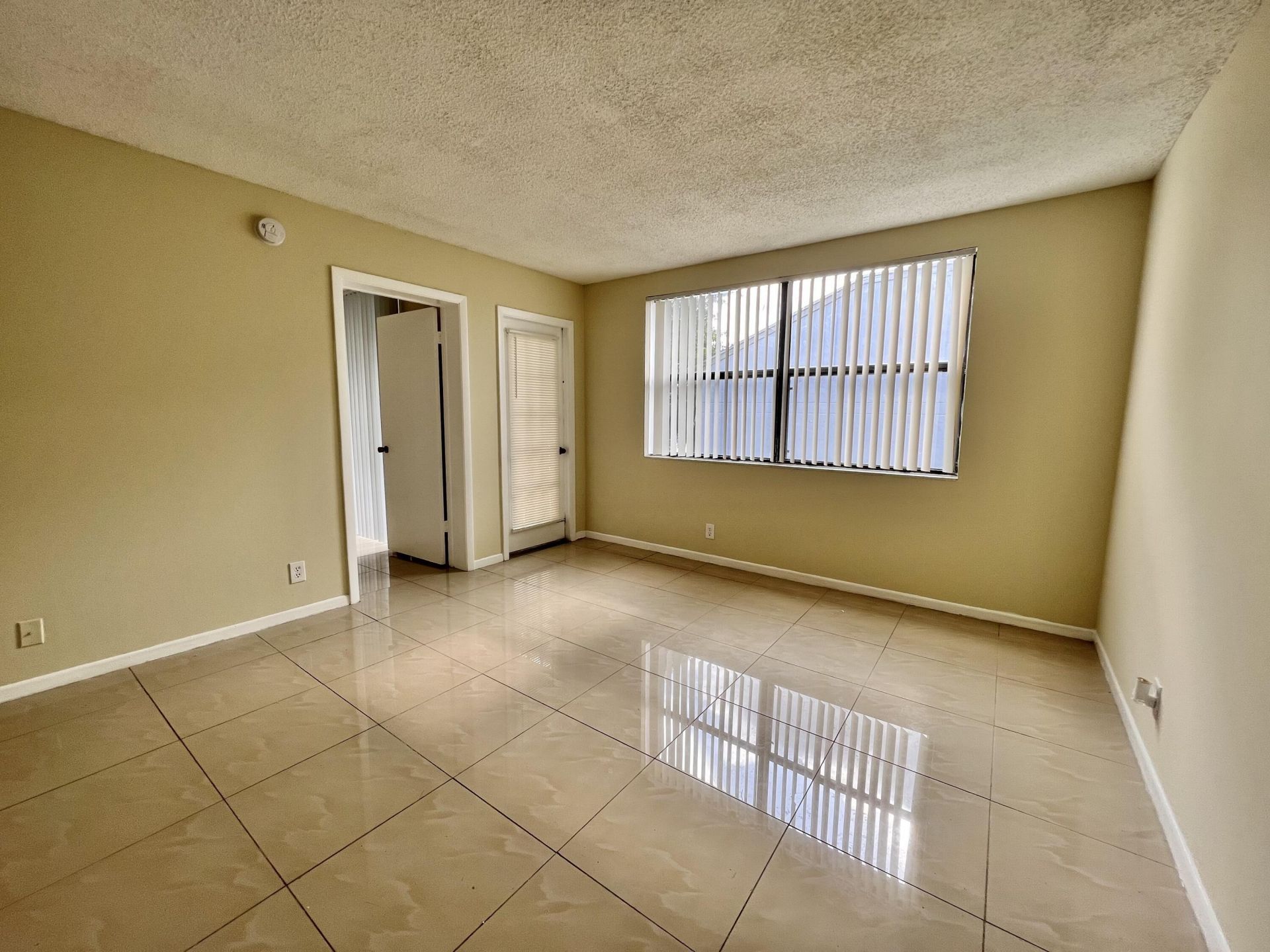 752 Executive Center Drive, Unit 33, West Palm Beach, FL 33401 Photo