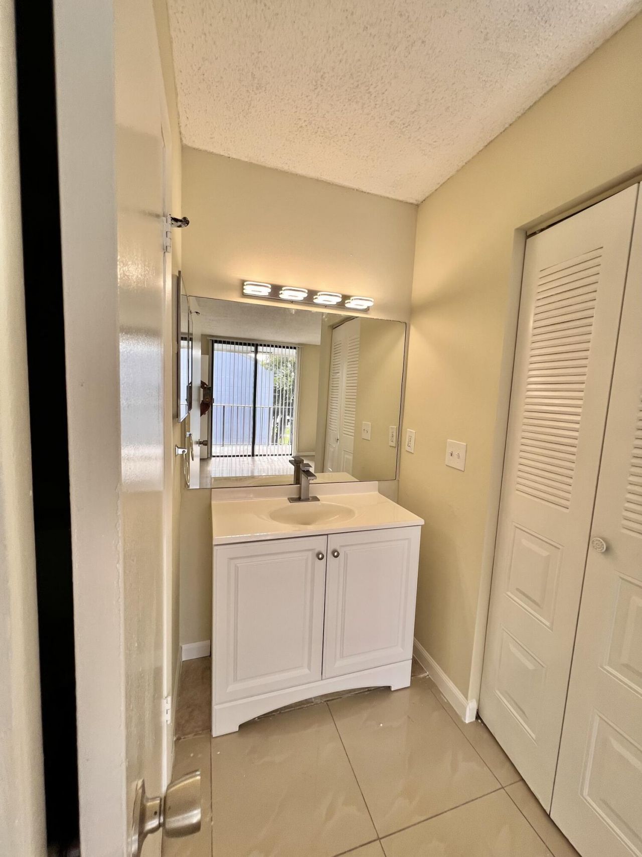 752 Executive Center Drive, Unit 33, West Palm Beach, FL 33401 Photo