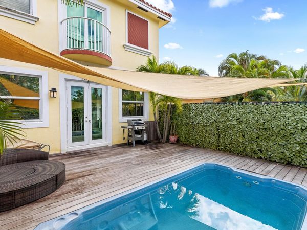 1222 NE 18th Avenue, Unit 1, Fort Lauderdale, FL 33304