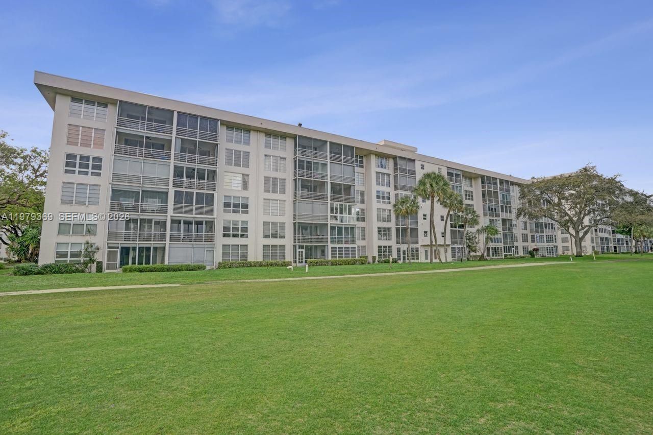 2651 S Course Dr , Unit 203, Pompano Beach, FL 33069 Photo