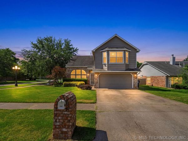 1702 W 110th Place S, Jenks, OK 74037