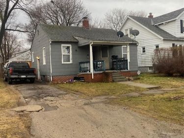 937 Barrie Avenue , Flint, MI 48507
