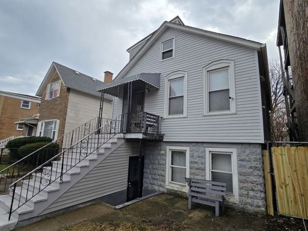 5747 W Superior Street , Chicago, IL 60644