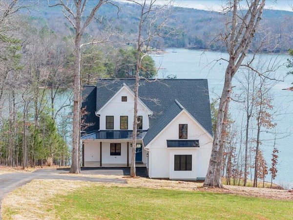 1216 Runaway Bay RD, Lynch Station, VA 24571