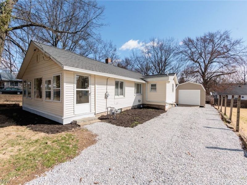 3239 Lakeway Street, Akron, OH 44319 Photo 2