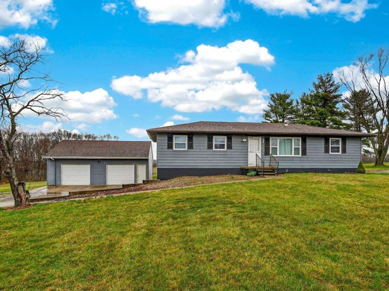 5586 N State Route 22, Somerset, OH 43783 Photo 2