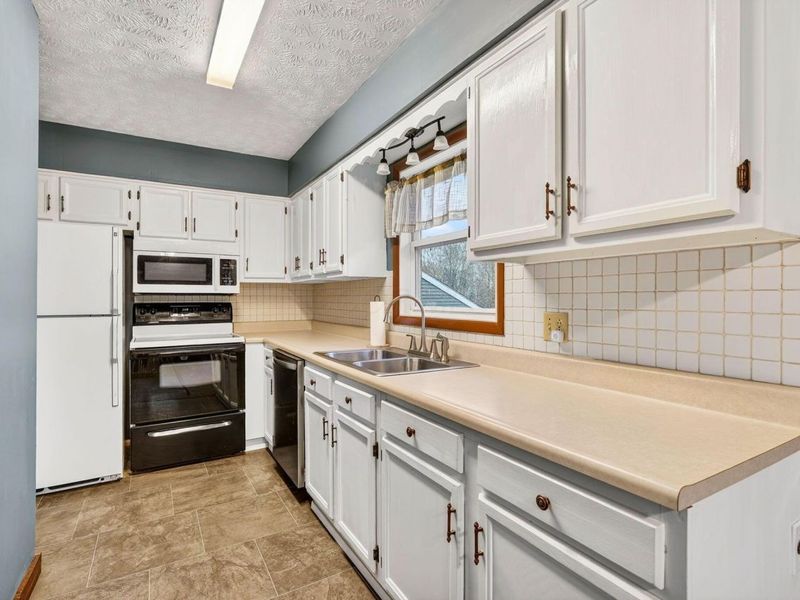 5586 N State Route 22, Somerset, OH 43783 Photo 38