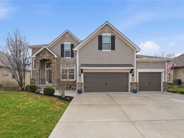 14855 NW 61st Street, Parkville, MO 64152