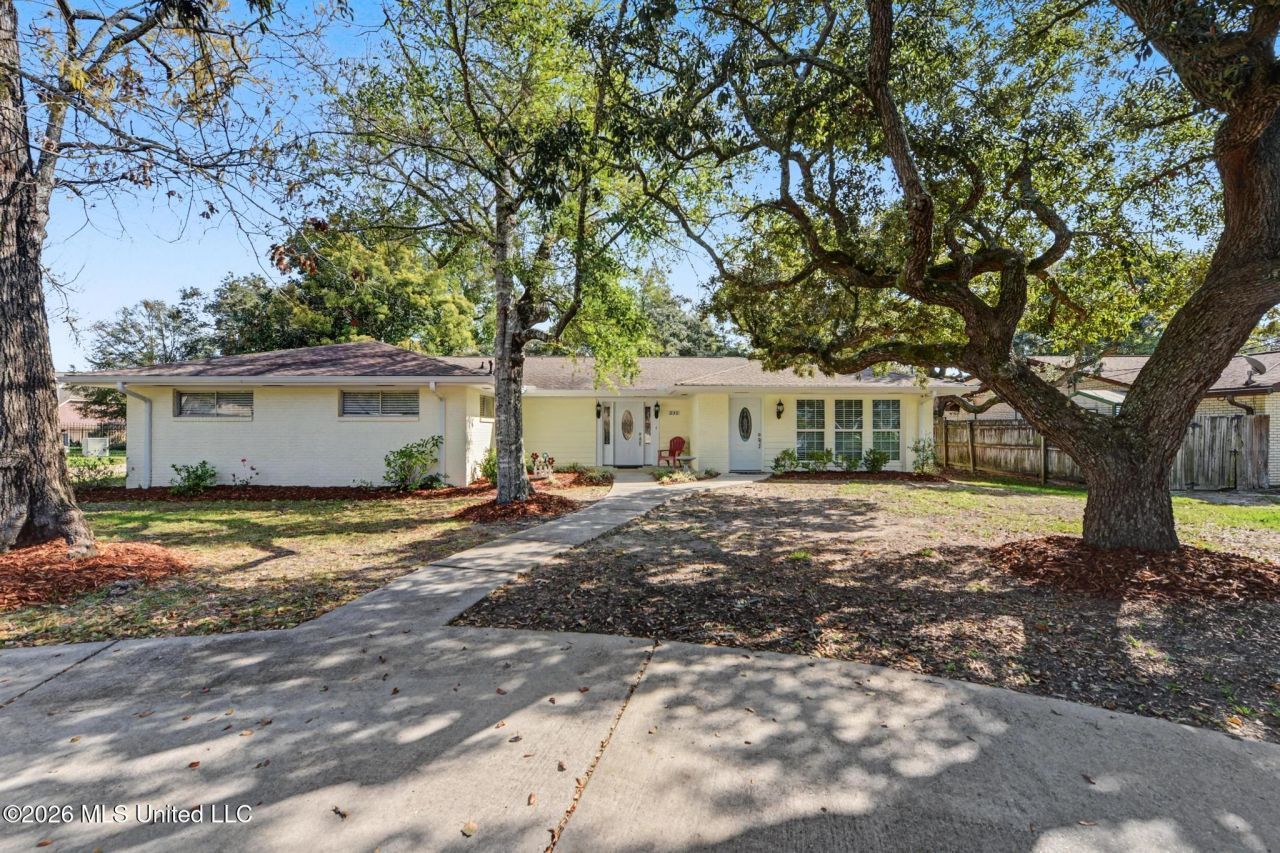 322 Eastview Drive, Biloxi, MS 39531 Main Photo