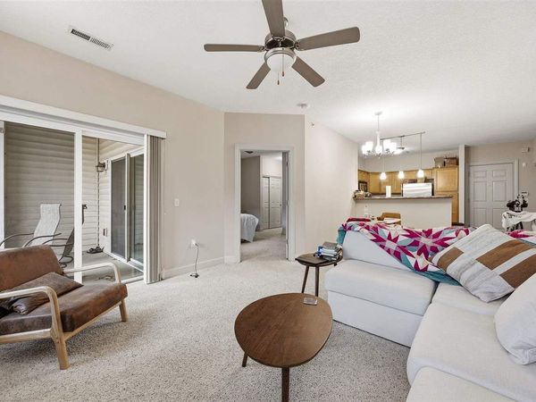 600 Grandview Ct, Unit 605, Iowa City, IA 52246