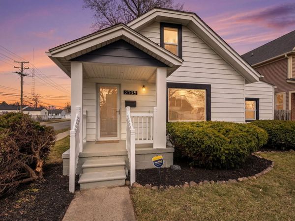 2105 Manatee Avenue, Ferndale, MI 48220