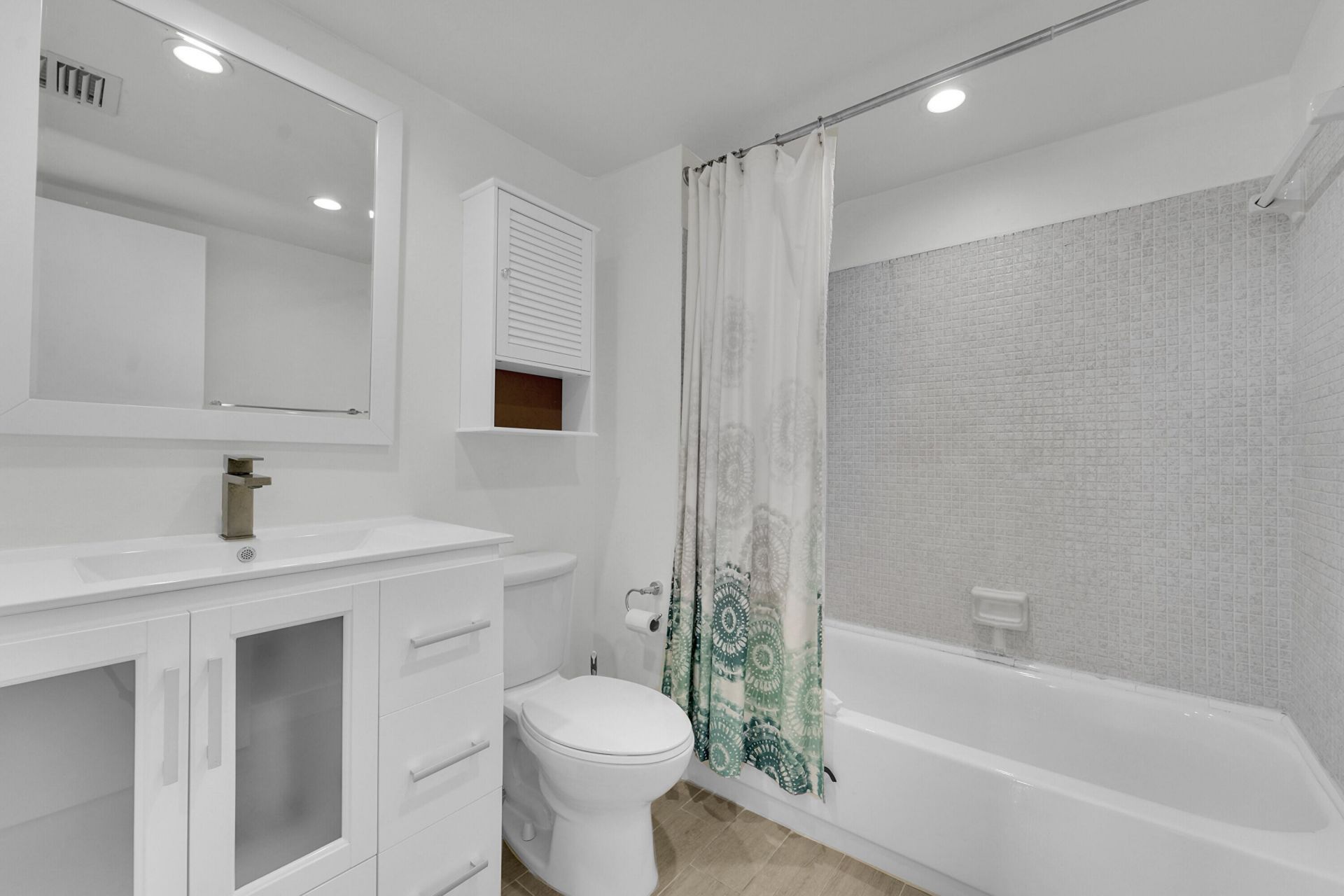 5300 NE 24th Terrace, Unit 525, Fort Lauderdale, FL 33308 Photo