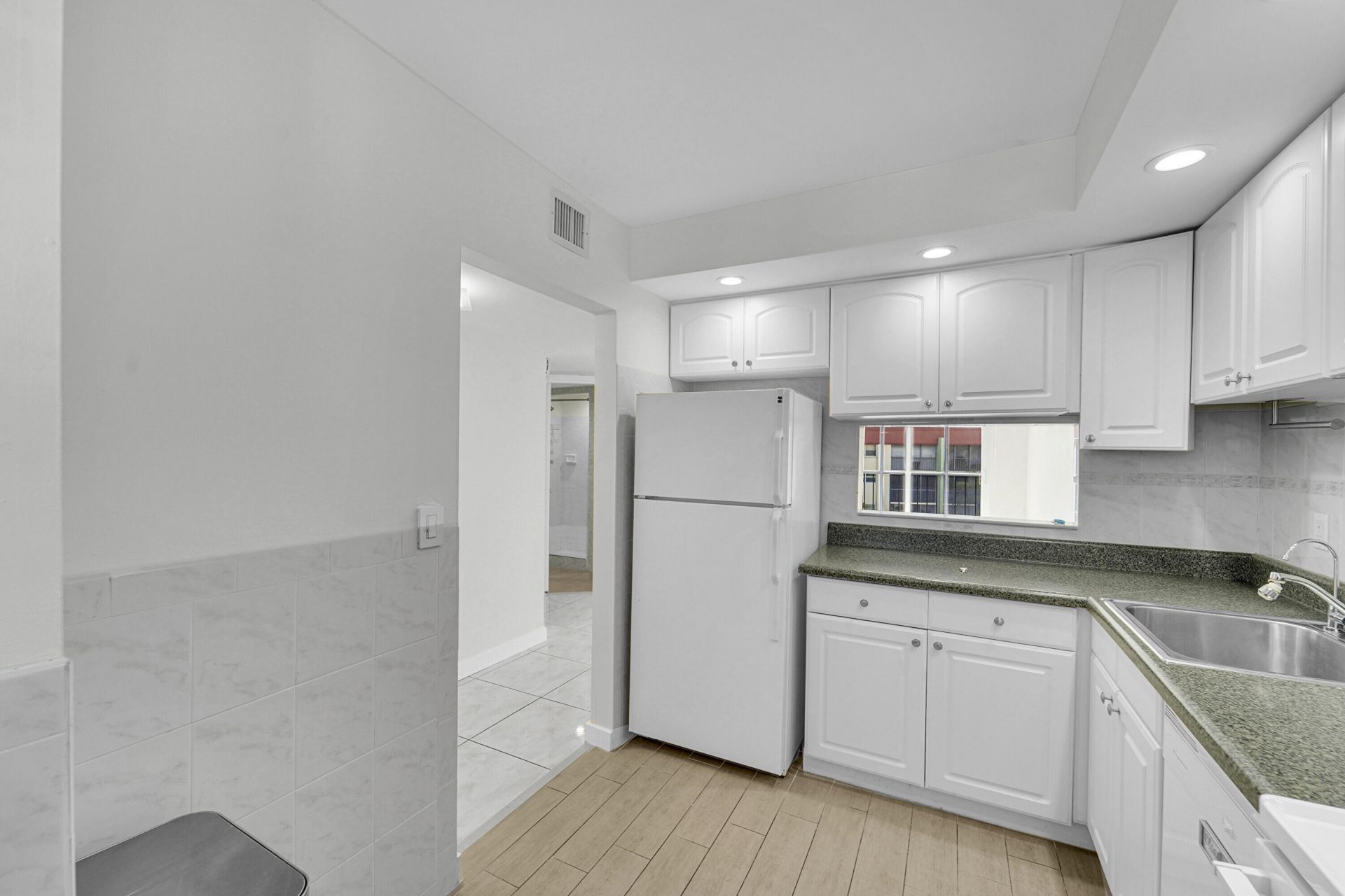 5300 NE 24th Terrace, Unit 525, Fort Lauderdale, FL 33308 Photo