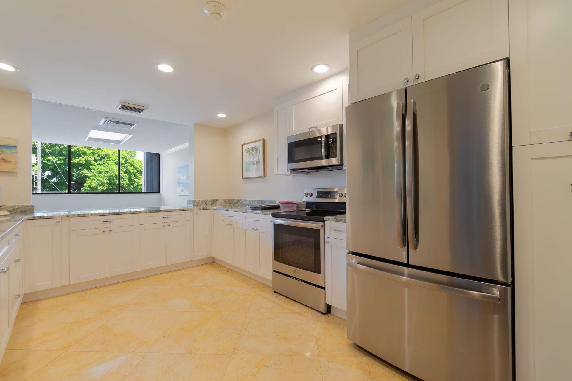 5600 N Flagler Drive, Unit 2201, West Palm Beach, FL 33407 Photo