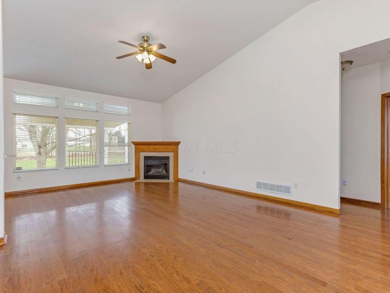 402 Shawnee Loop S, Pataskala, OH 43062 Photo 18