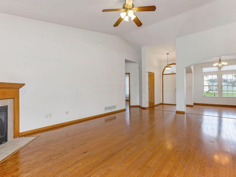 402 Shawnee Loop S, Pataskala, OH 43062 Photo 21