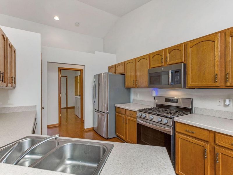 402 Shawnee Loop S, Pataskala, OH 43062 Photo 24