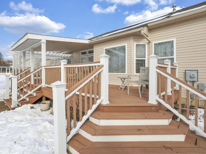 402 Shawnee Loop S, Pataskala, OH 43062 Photo 3