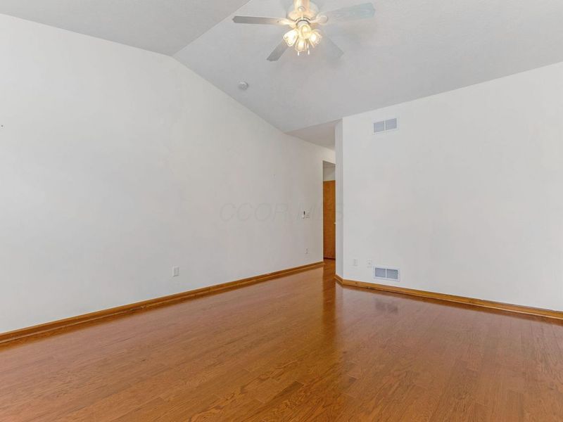 402 Shawnee Loop S, Pataskala, OH 43062 Photo 31