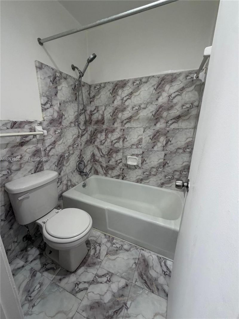 4121 NW 30th Ter , Unit 1, Lauderdale Lakes, FL 33309 Photo
