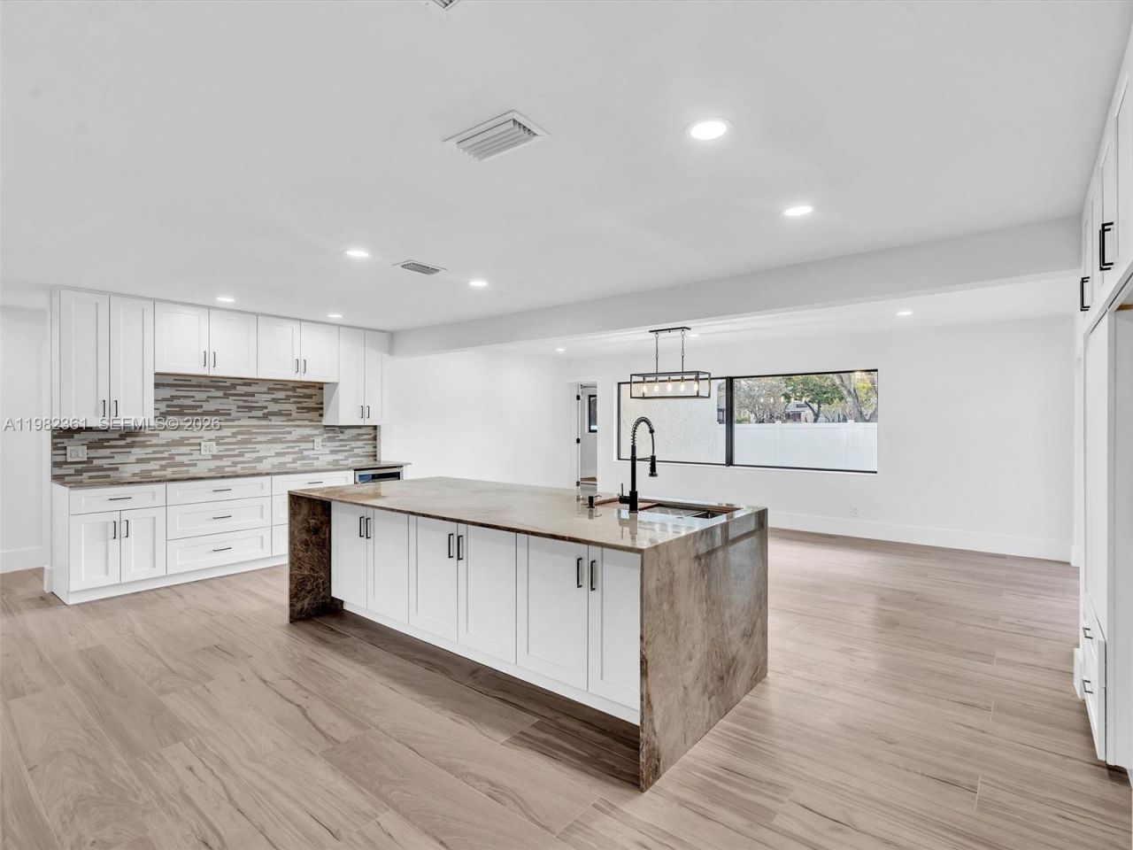 1501 NW 109th Ter , Pembroke Pines, FL 33026 Photo