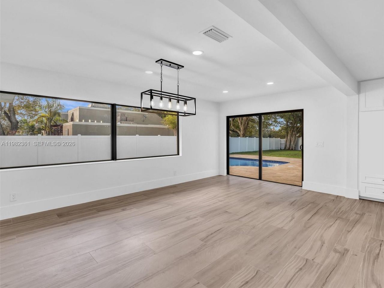 1501 NW 109th Ter , Pembroke Pines, FL 33026 Photo