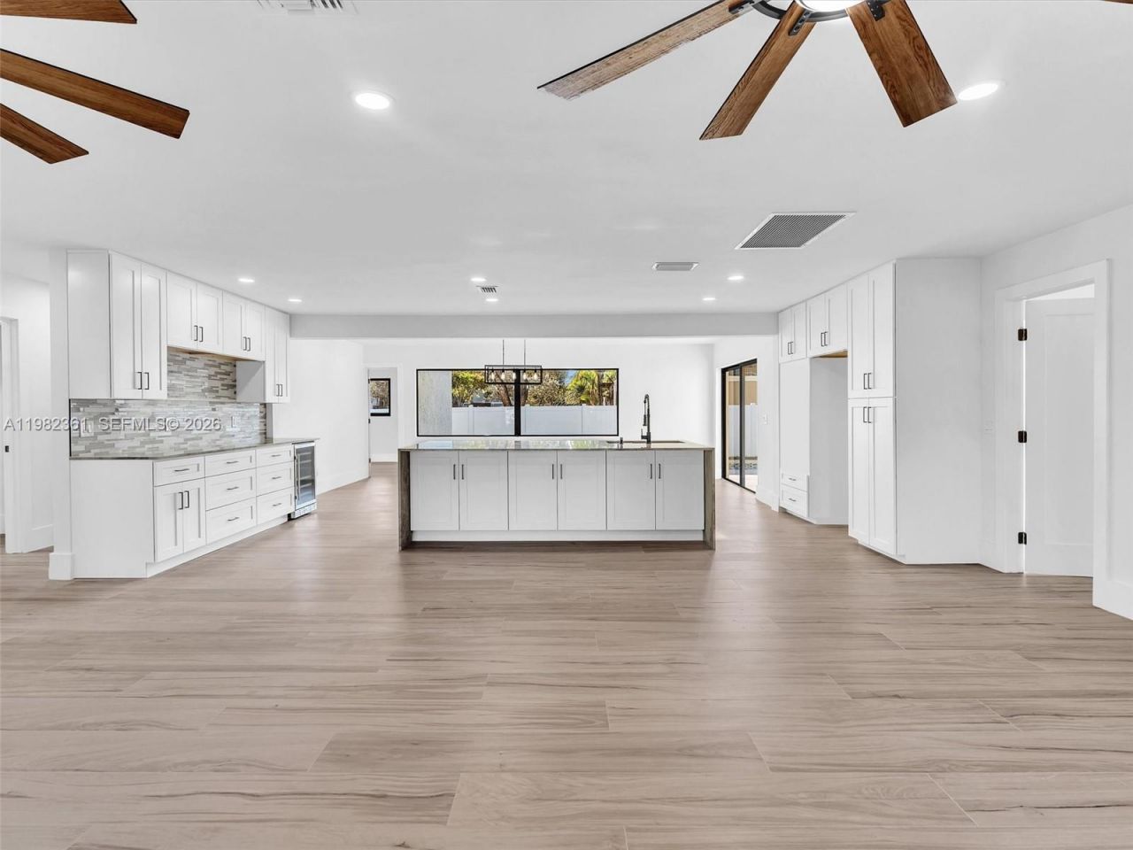 1501 NW 109th Ter , Pembroke Pines, FL 33026 Photo