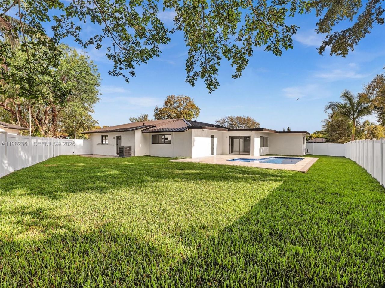 1501 NW 109th Ter , Pembroke Pines, FL 33026 Photo