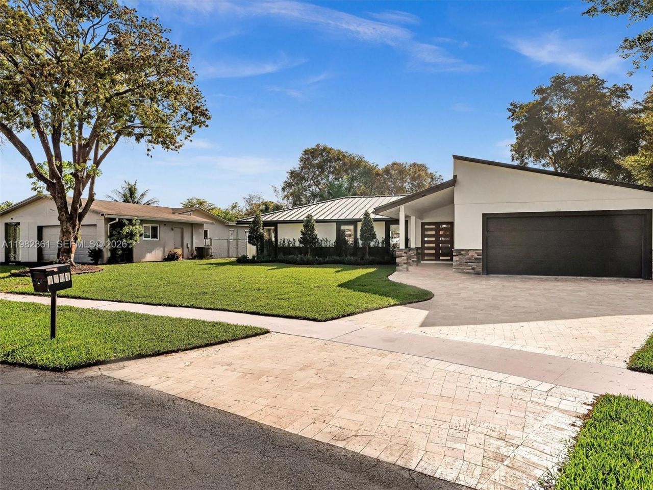 1501 NW 109th Ter , Pembroke Pines, FL 33026 Photo