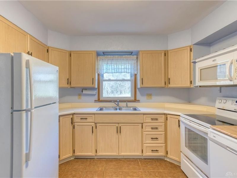 1929 Grange View Drive, Beavercreek, OH 45432 Photo 14