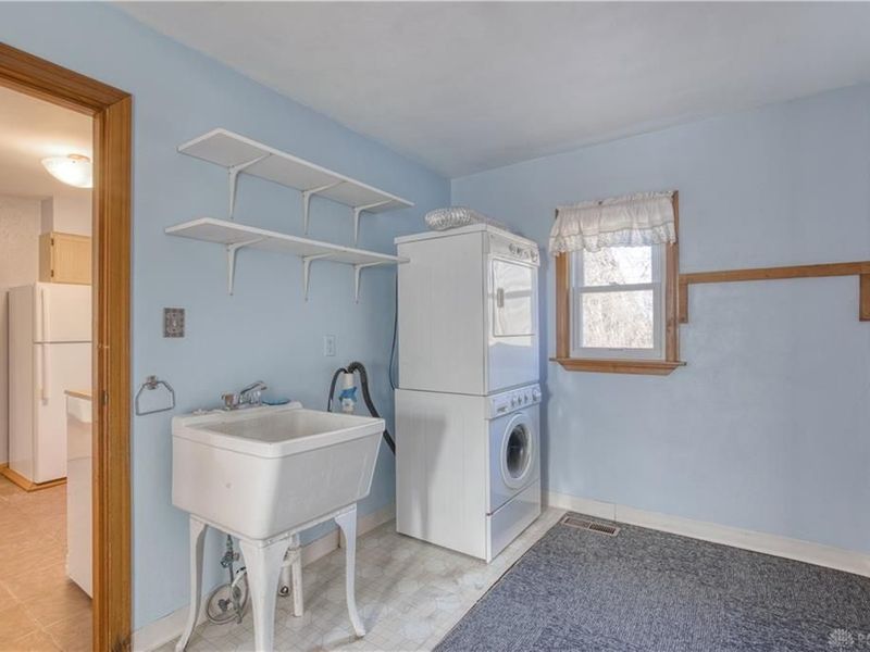 1929 Grange View Drive, Beavercreek, OH 45432 Photo 16