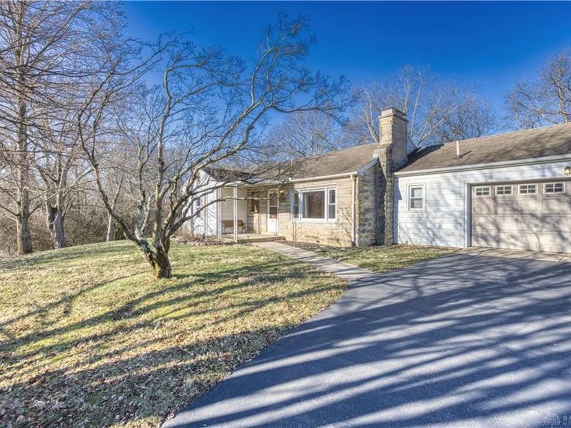 1929 Grange View Drive, Beavercreek, OH 45432 Photo 3