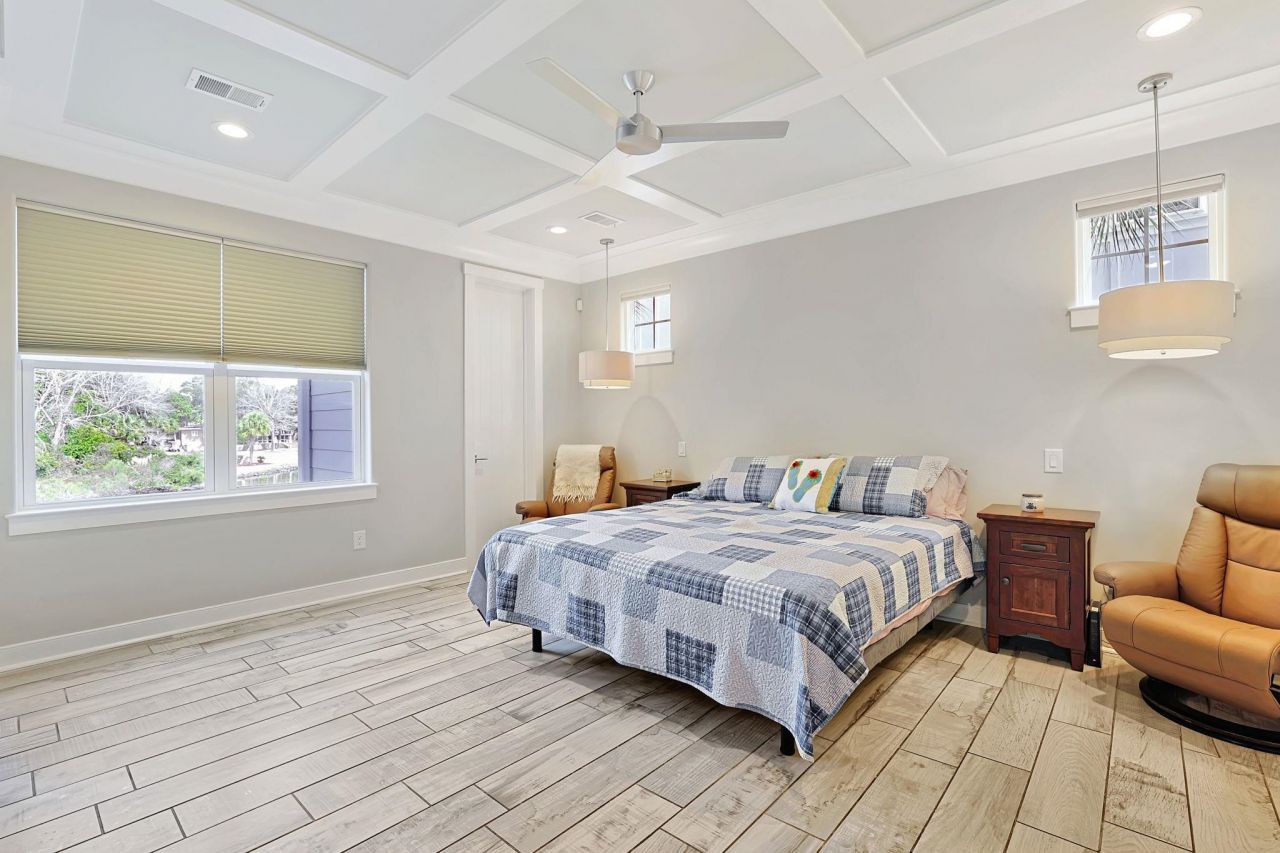 5375 Ocean Village Dr. Photo 12