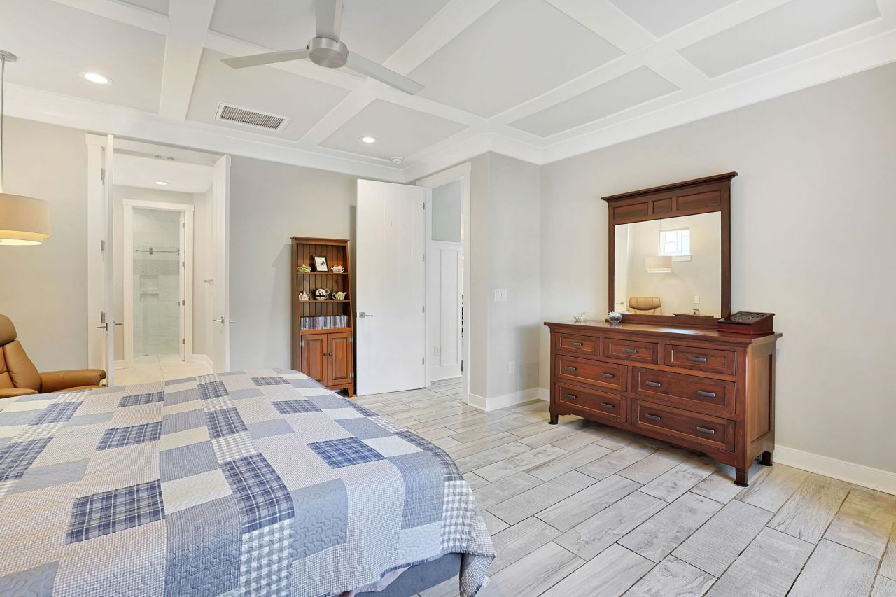 5375 Ocean Village Dr. Photo 14