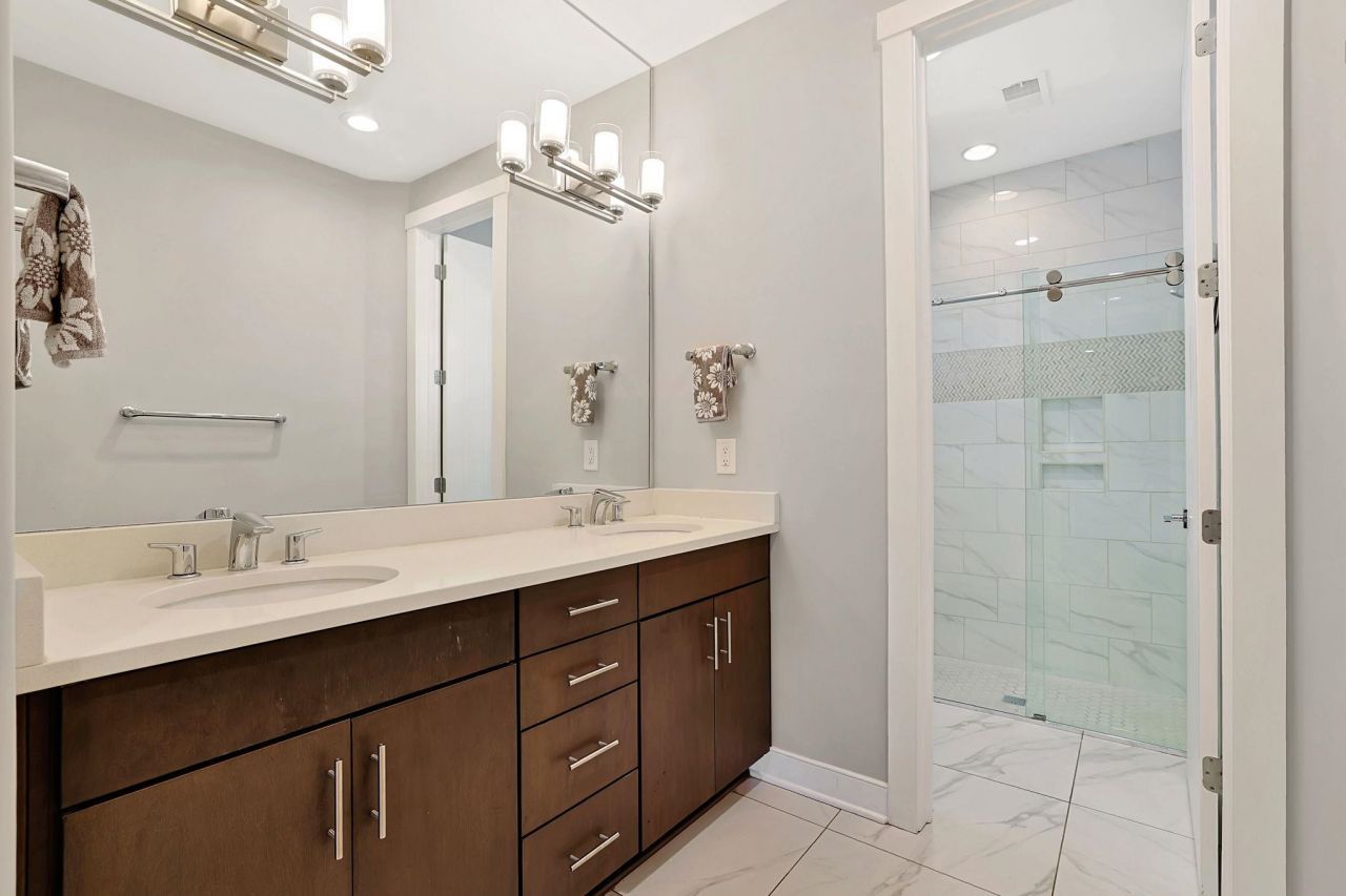 5375 Ocean Village Dr. Photo 16