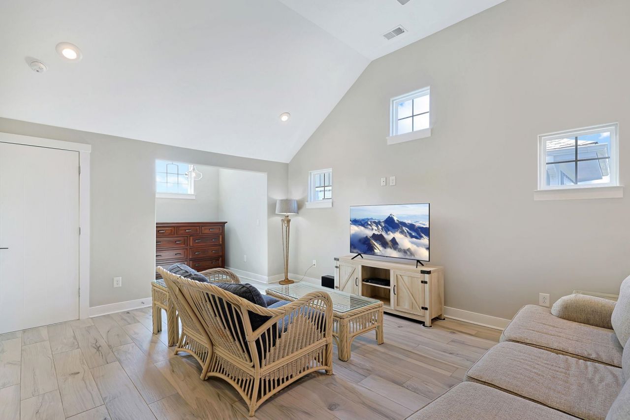 5375 Ocean Village Dr. Photo 18