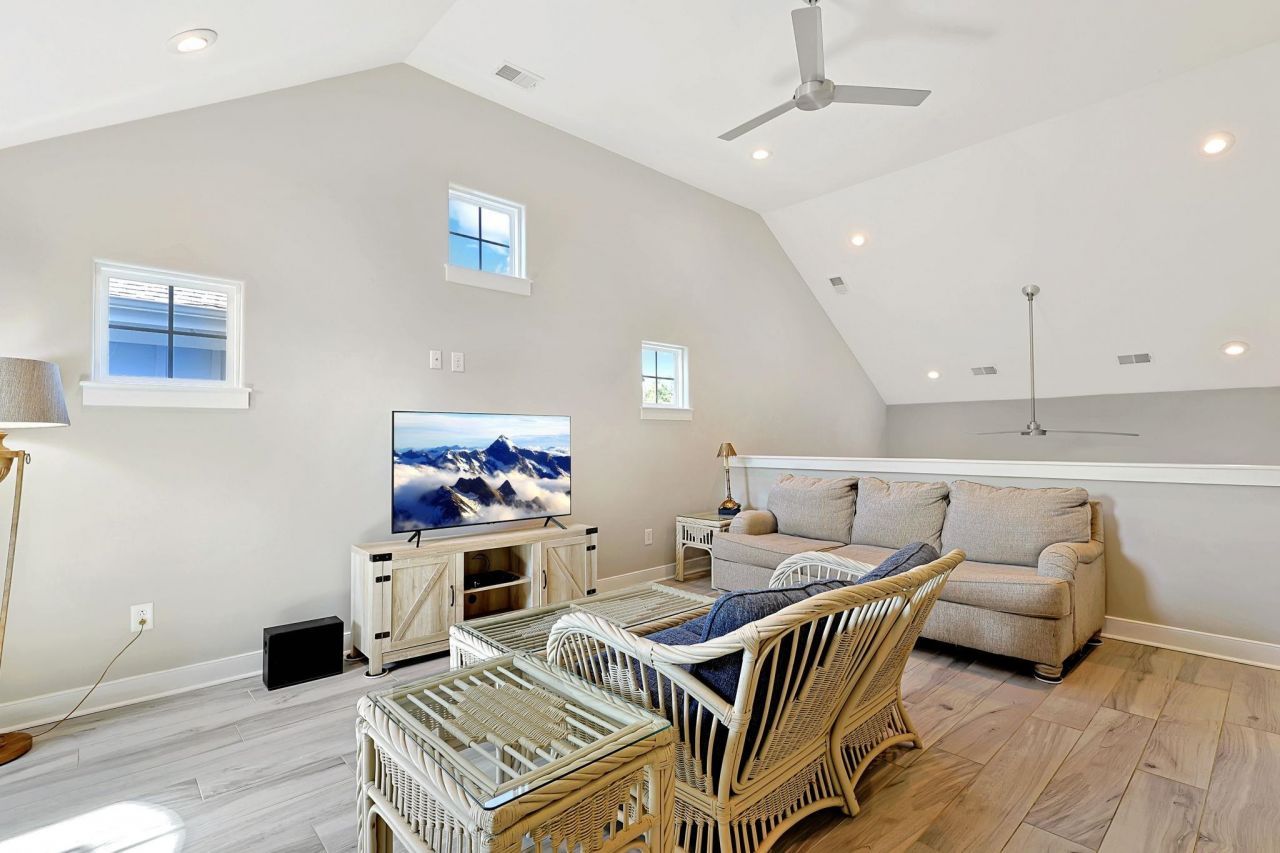 5375 Ocean Village Dr. Photo 19