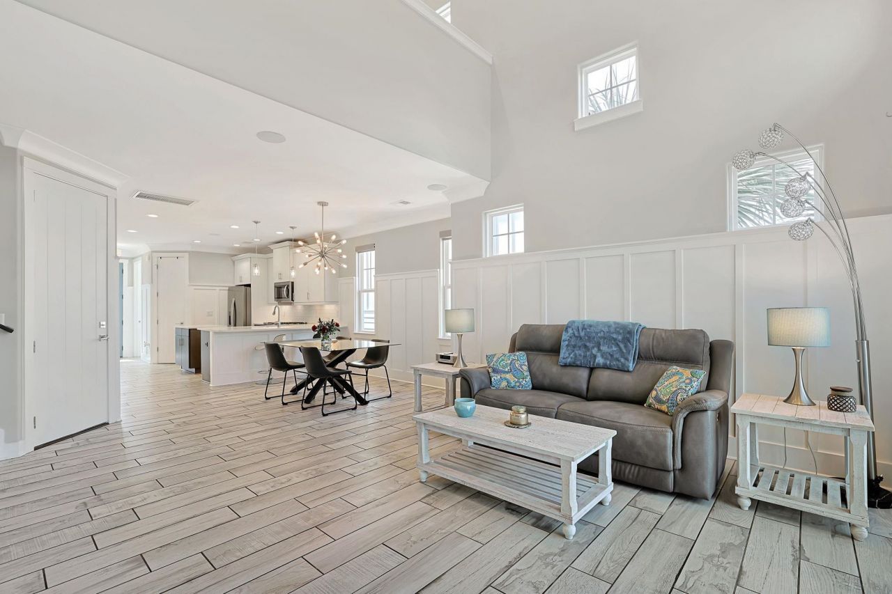 5375 Ocean Village Dr. Photo 4