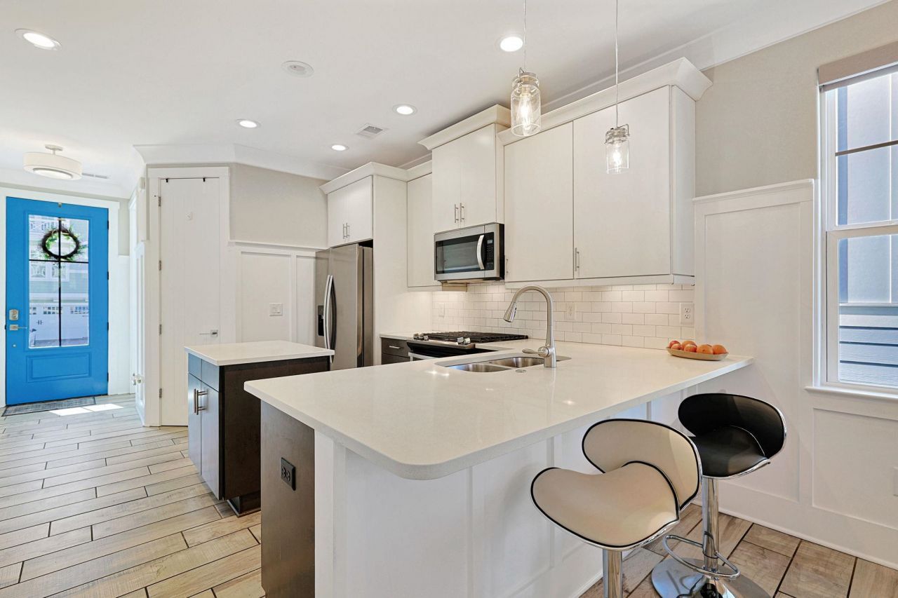 5375 Ocean Village Dr. Photo 8