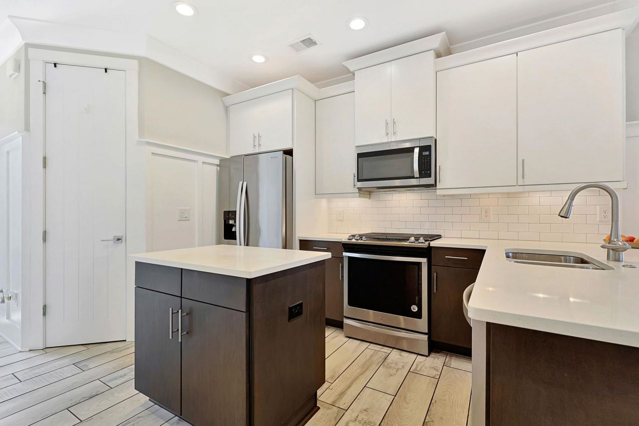 5375 Ocean Village Dr. Photo 9