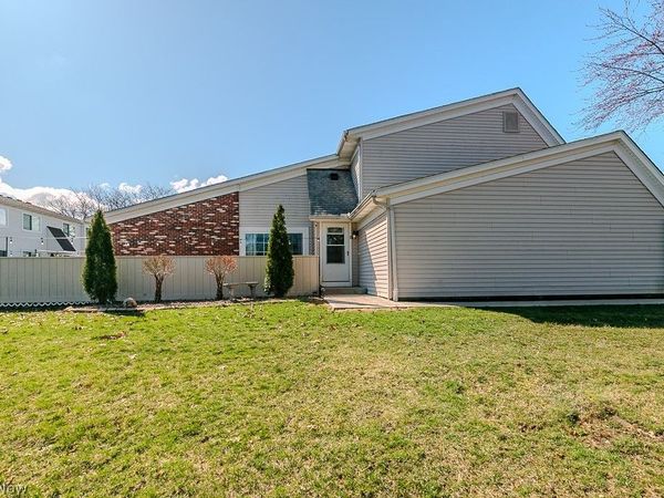 5485 Wildwood Court , Unit D, Willoughby, OH 44094