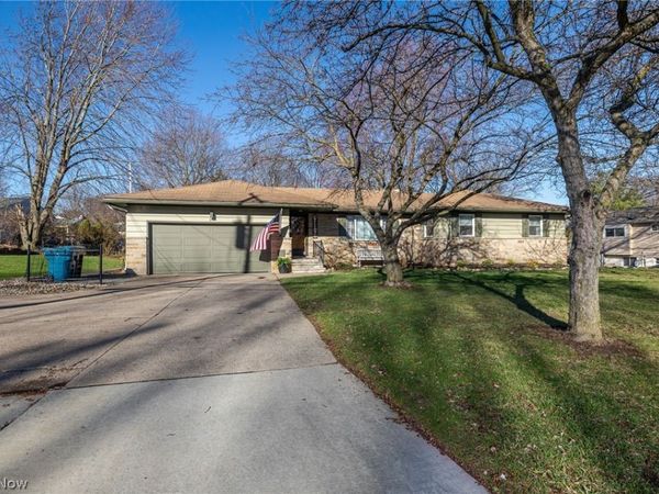 180 S Leavitt Road , Amherst, OH 44001