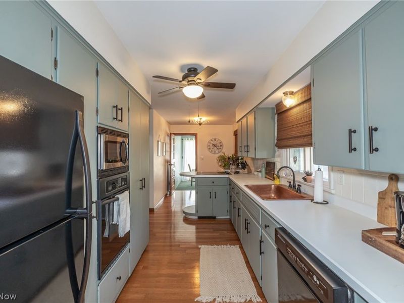 180 S Leavitt Road, Amherst, OH 44001 Photo 10