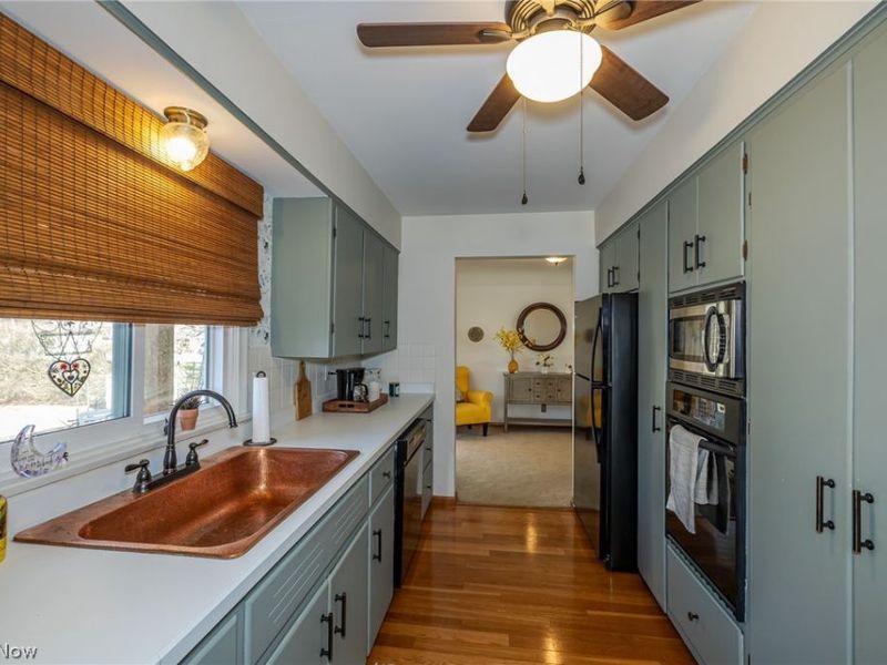 180 S Leavitt Road, Amherst, OH 44001 Photo 12