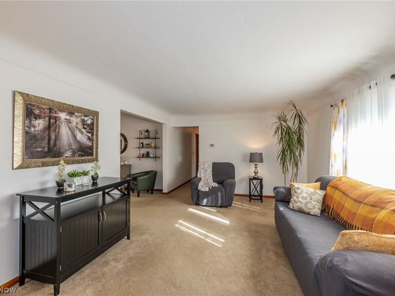 180 S Leavitt Road, Amherst, OH 44001 Photo 4