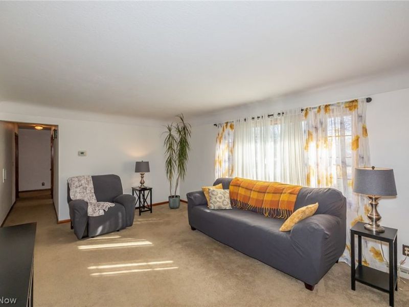 180 S Leavitt Road, Amherst, OH 44001 Photo 5