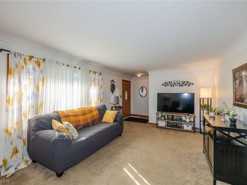 180 S Leavitt Road, Amherst, OH 44001 Photo 6