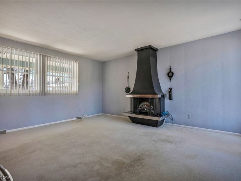 1381 Circle Hill Road SE, North Canton, OH 44720 Photo 4